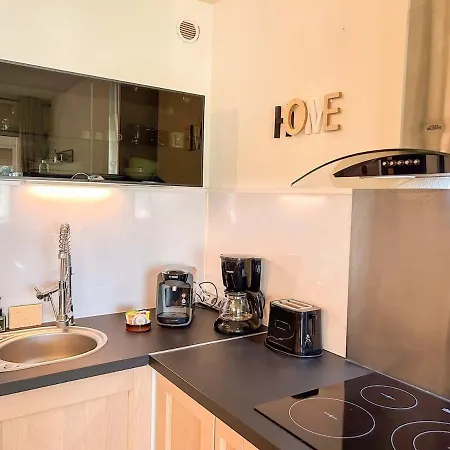 Apartment Dans Avec Piscine A