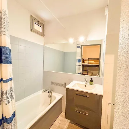 Dans Résidence Avec Piscine à *