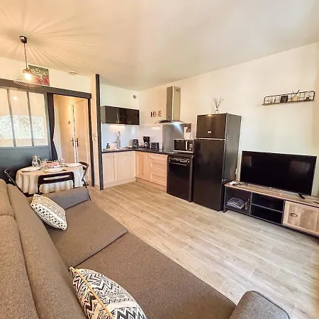 Dans Résidence Avec Piscine à Appartement *