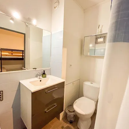 Dans Avec Piscine A *