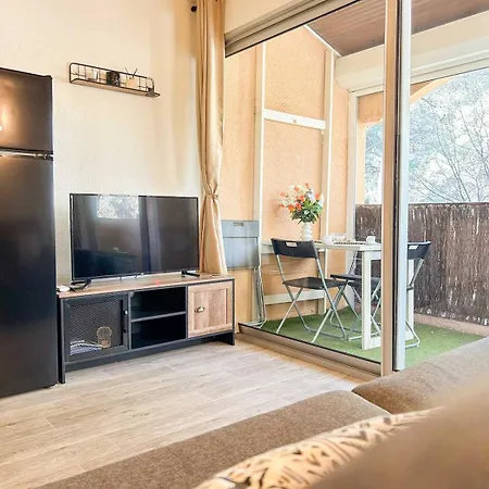 Dans Avec Piscine A Daire Sanary-sur-Mer