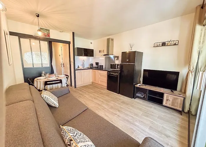 Dans Résidence Avec Piscine à Appartement *