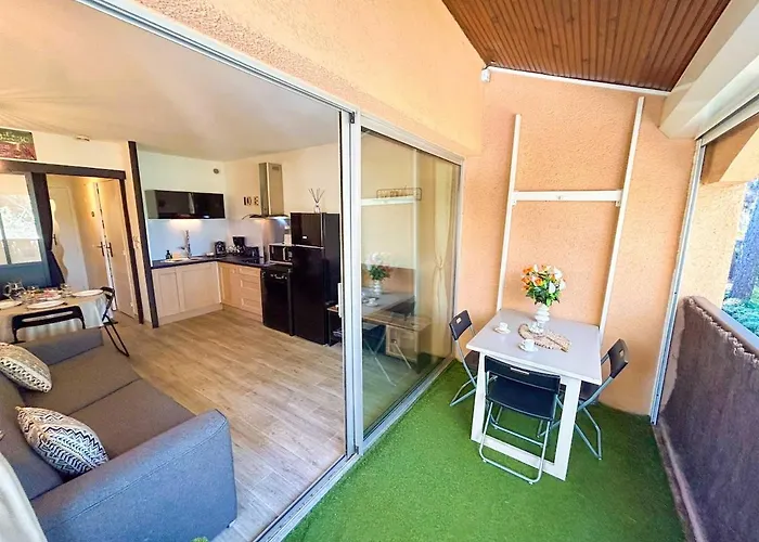 Appartement Dans Résidence Avec Piscine à Sanary-sur-Mer