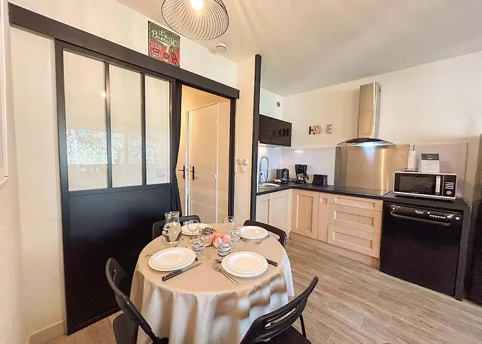 Dans Résidence Avec Piscine à Appartement
