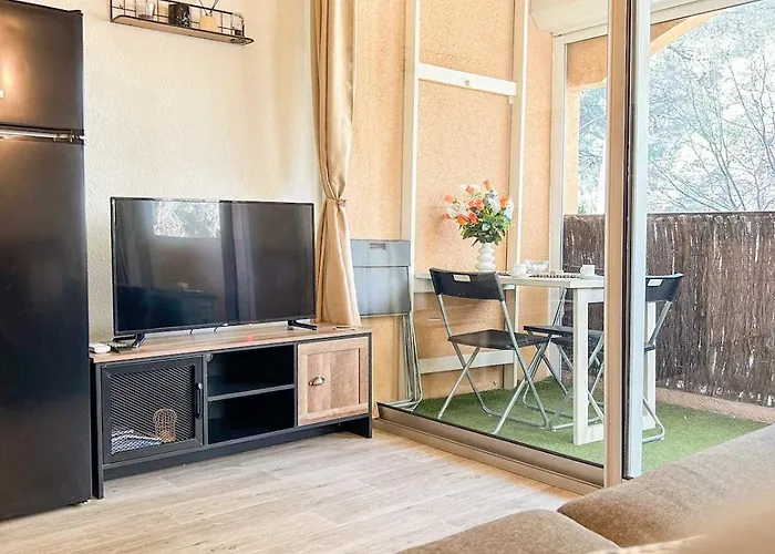 Dans Résidence Avec Piscine à Appartement Sanary-sur-Mer